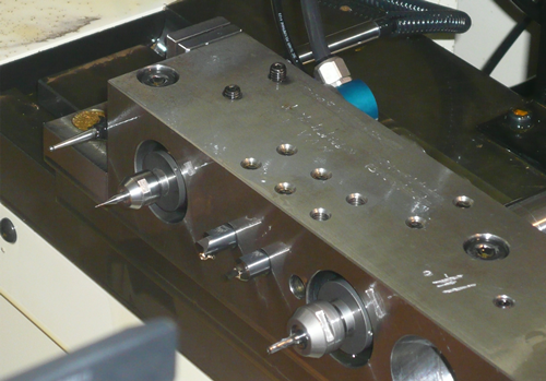 <a href='/zouxinjigaopinx.htm' class='keys' title='點擊查看關(guān)于高頻銑的相關(guān)信息' target='_blank'>高頻銑</a>BM-325安裝圖.png