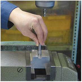 銑削加工中槽寬測量.jpg 銑削加工中槽寬測量.jpg