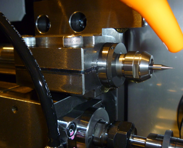 走心機(jī)側(cè)面加裝<a href='gaosuzhuzhou.htm' class='keys' title='點擊查看關(guān)于電主軸的相關(guān)信息' target='_blank'>電主軸</a>.png