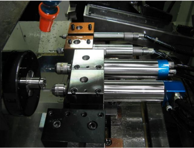 排刀機(jī)鉆孔 (2).png