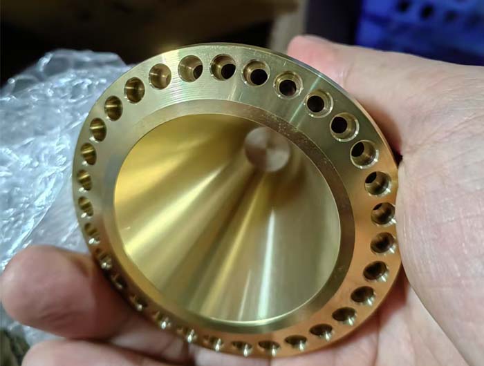 銅材分流頭深孔加工解決方案