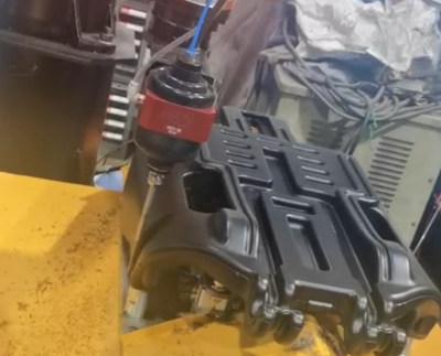 注塑件去水口浮動(dòng)主軸解決方案